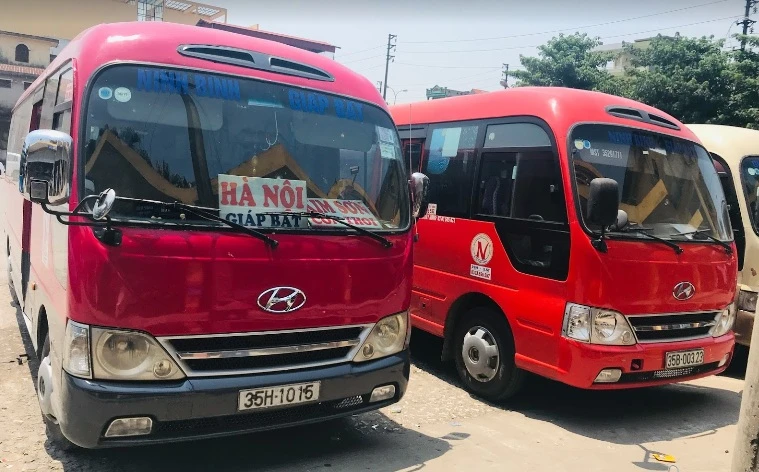 Buses waiting in Ninh Binh Bus Station