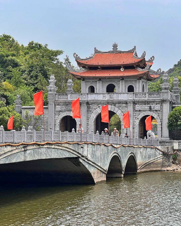 Entrance of Hoa Lu, Ninh Binh