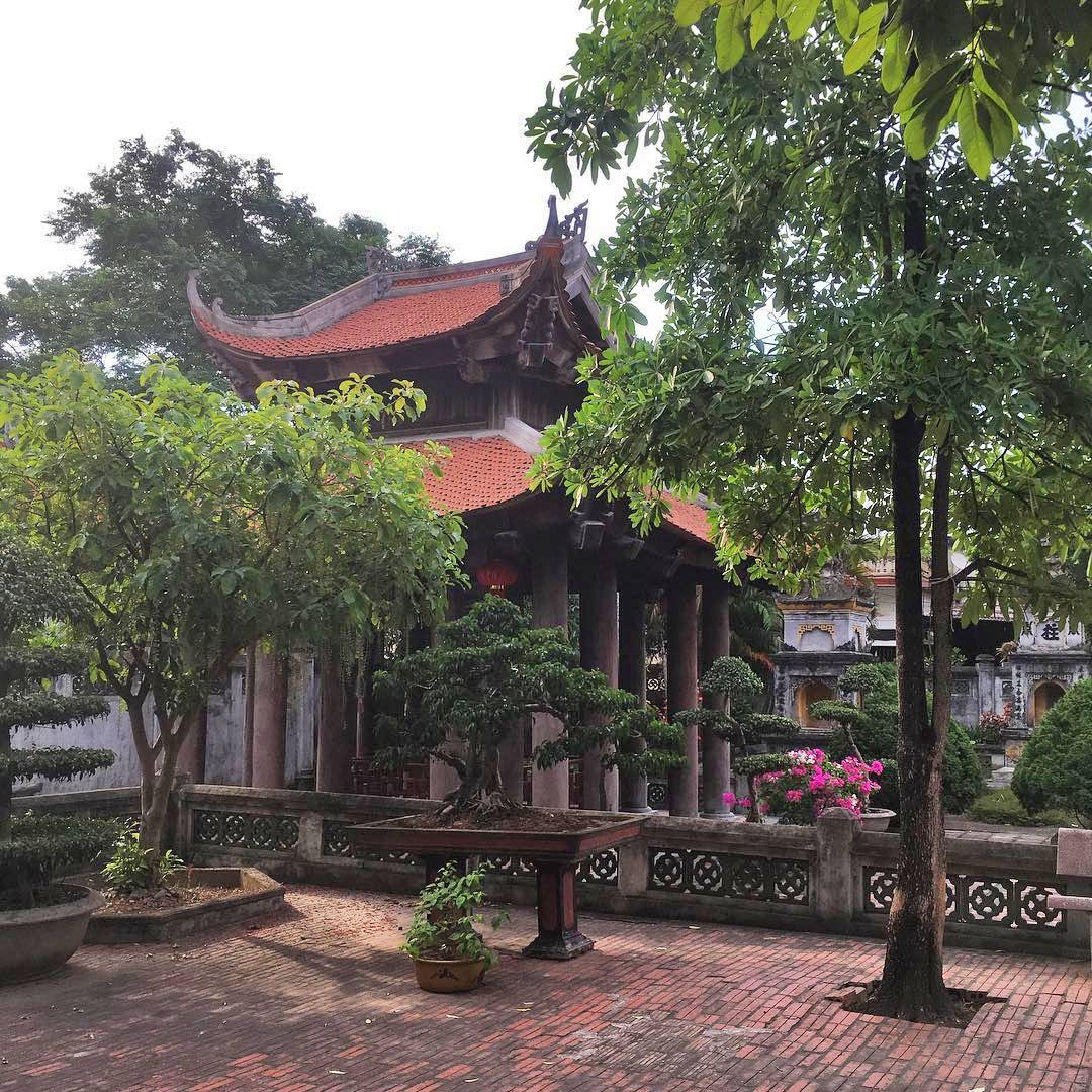 Cot Kinh Phat in Nhat Tru Pagoda