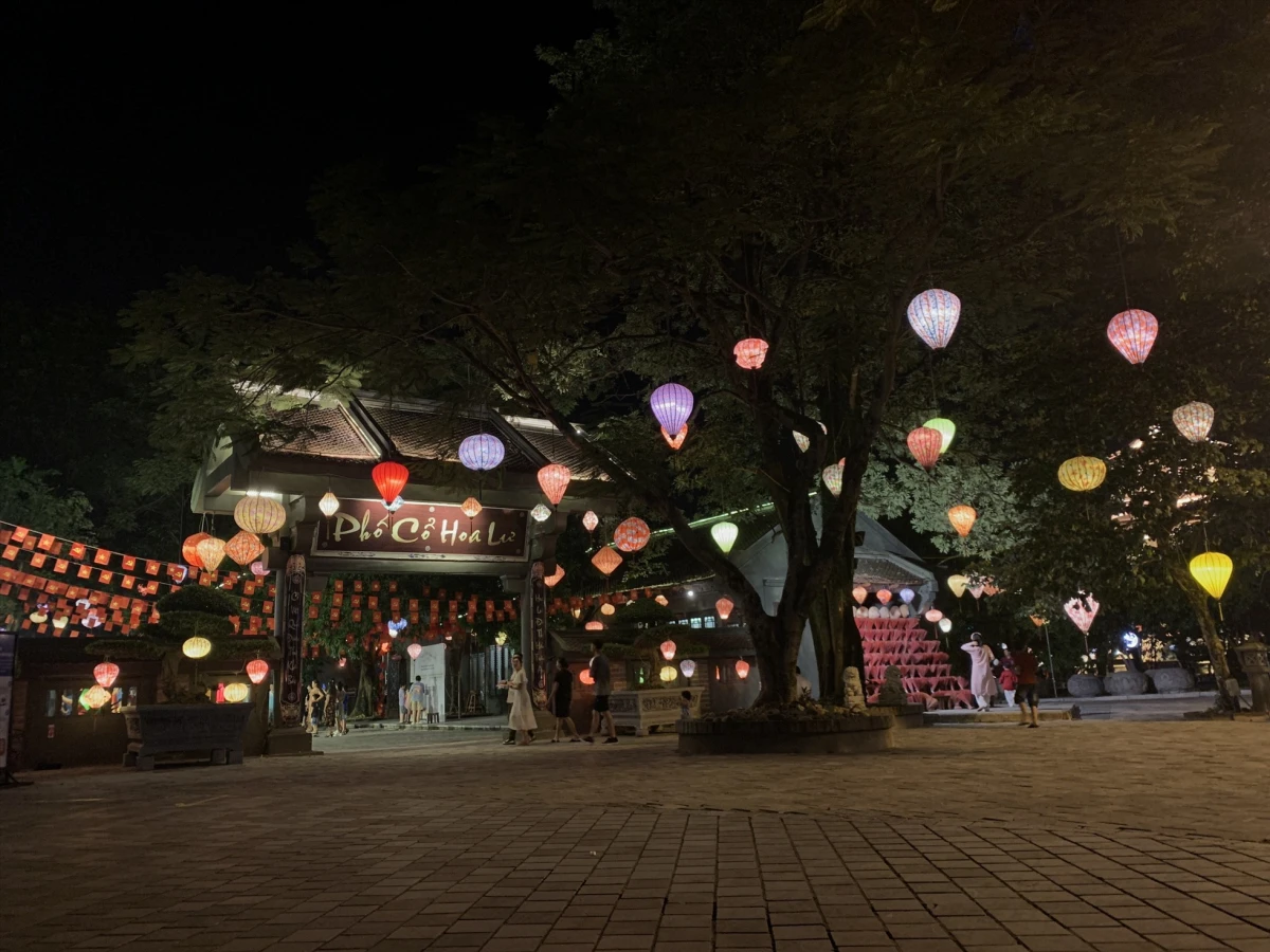 Lively night life at Tam Coc area, Ninh Binh