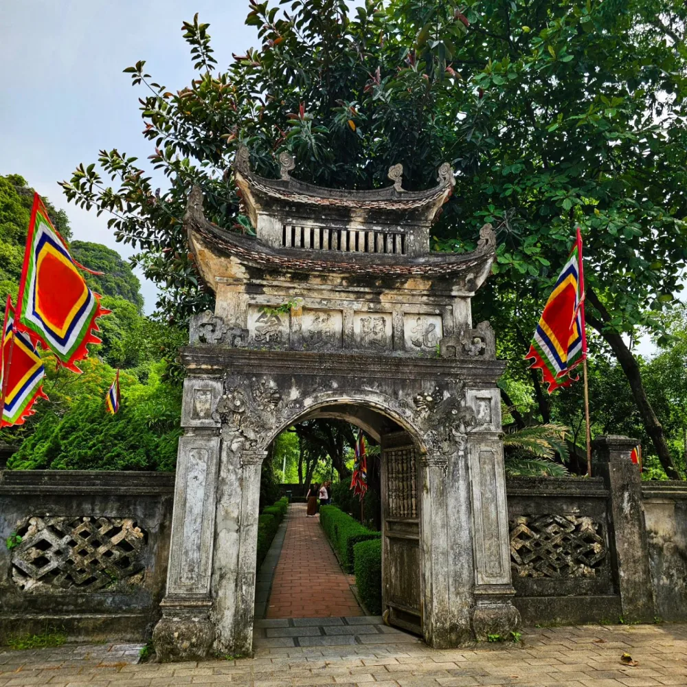 Hoa Lu Temple