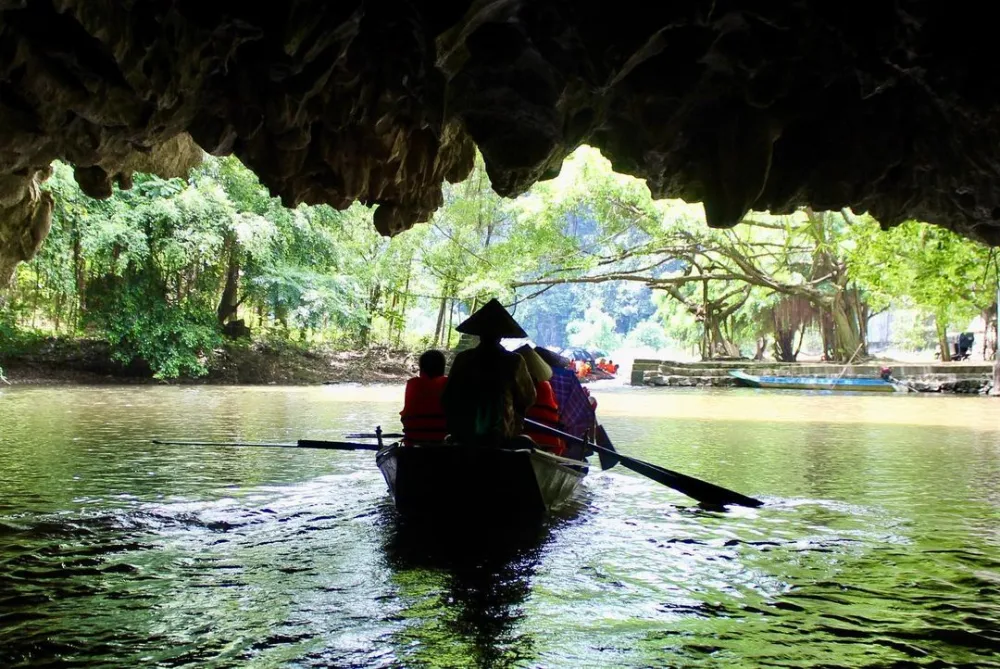 Riding boat in Tam Coc