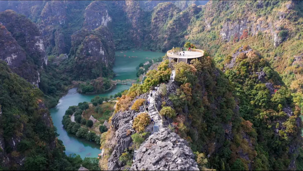 Khe Coc, Ninh Binh in October