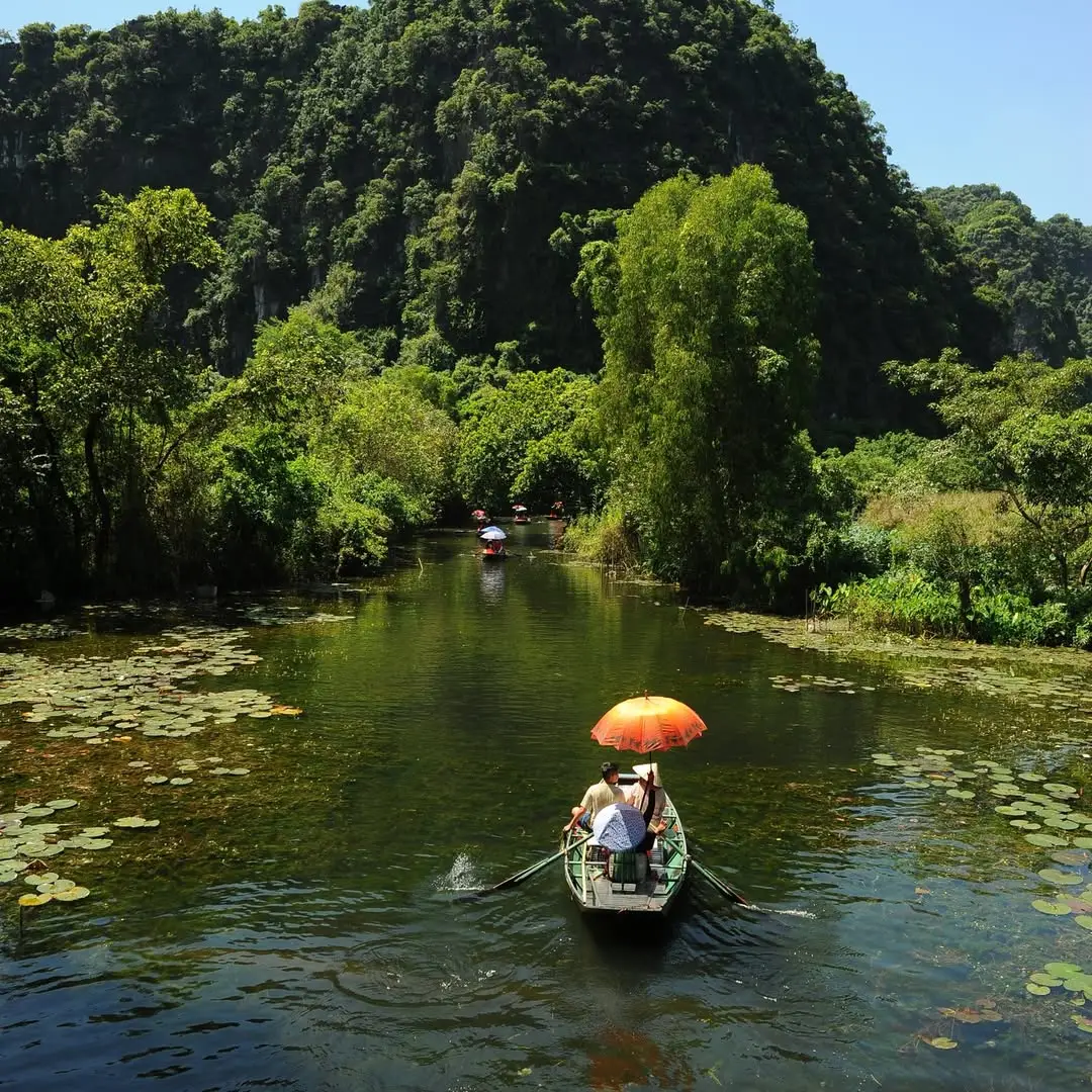 Riding boat in visit Thung Nang, Ninh Binh