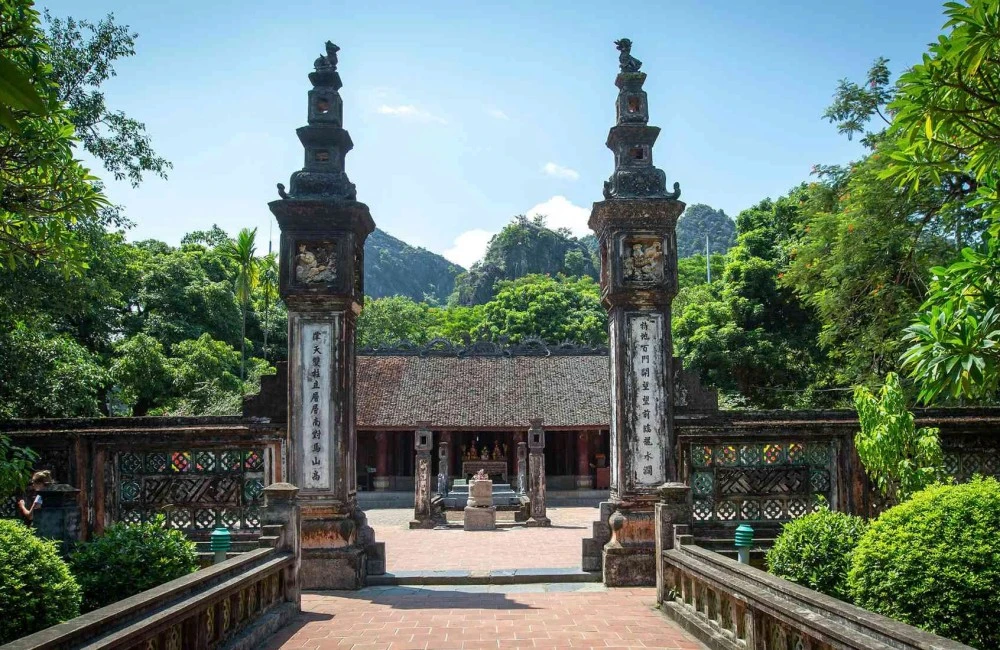 Hoa Lu Temple