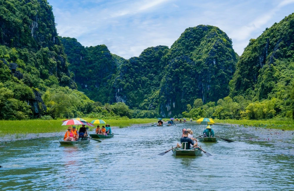 Sailing boat in Tam Coc
