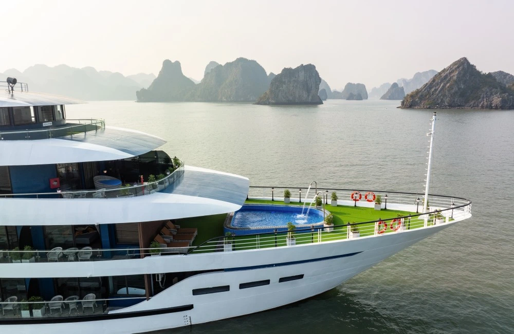 Lan Ha Bay and Ninh Binh tour