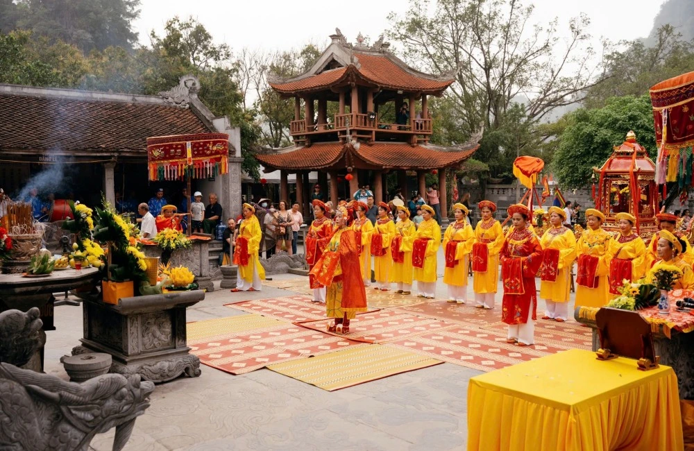 Ritual performing during Ninh Binh festival
